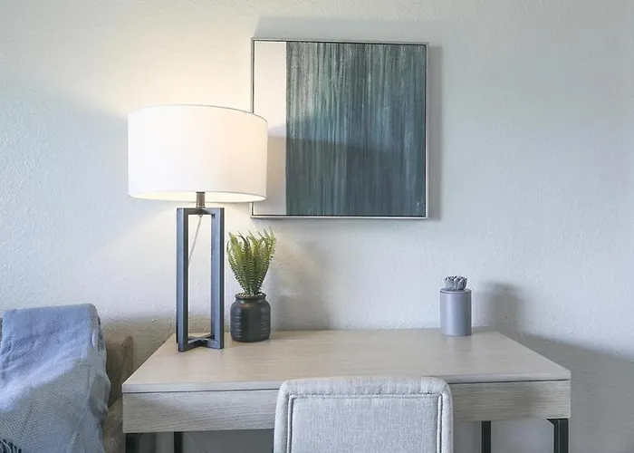 Landing Modern With Amazing Amenities Apartment